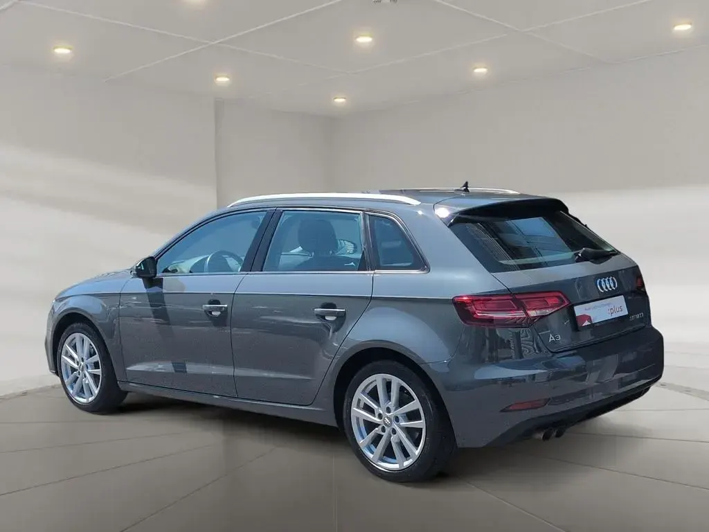 Gebraucht Audi A3 Comfort 150 PS (110 kW) 2019 Grau Limousine