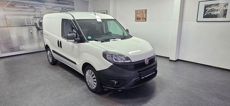 Gebraucht Fiat Doblò 101 PS (74 kW) 2023 Weiß Van / Kleinbus