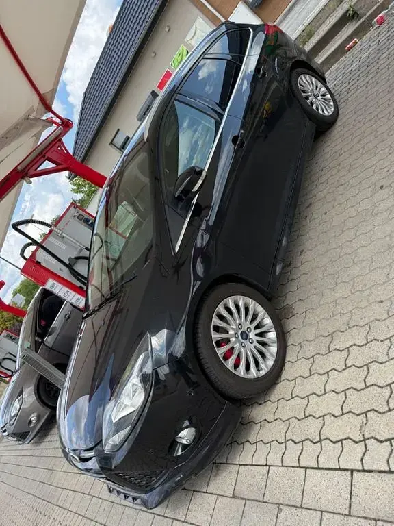 Gebraucht Ford Focus Champions Edition 150 PS (110 kW) 2013 Schwarz Limousine
