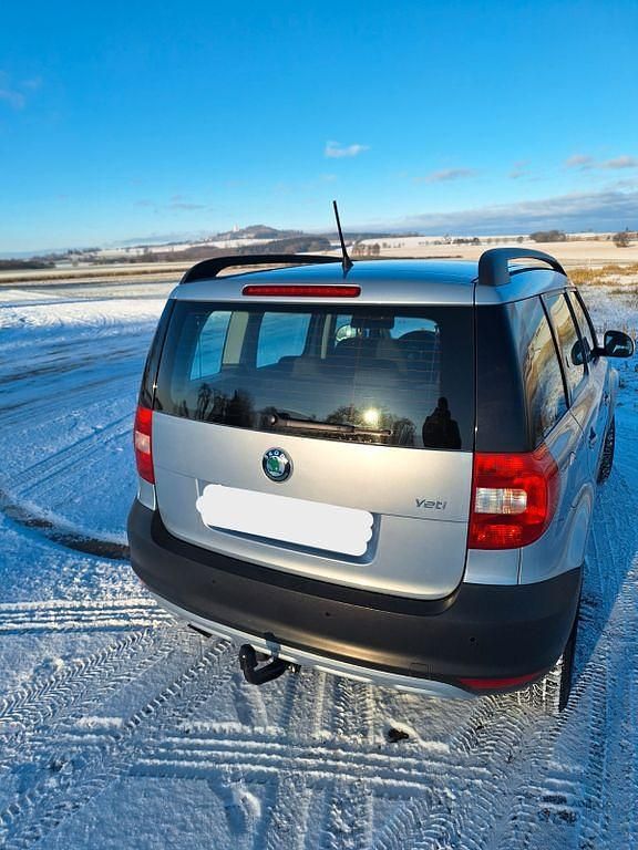 Gebraucht Skoda Yeti Experience 105 PS (77 kW) 2011 Blau SUV