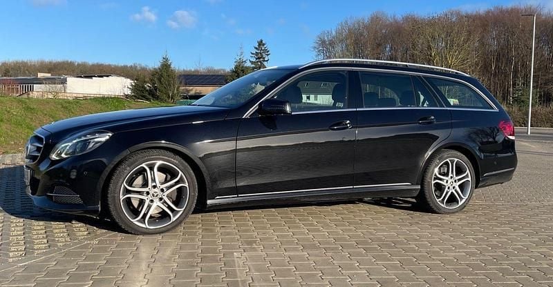 Schwarz Gebraucht 2014 Mercedes E350 Kombi | 13.500 € (Guter Preis) - Bild 1/4
