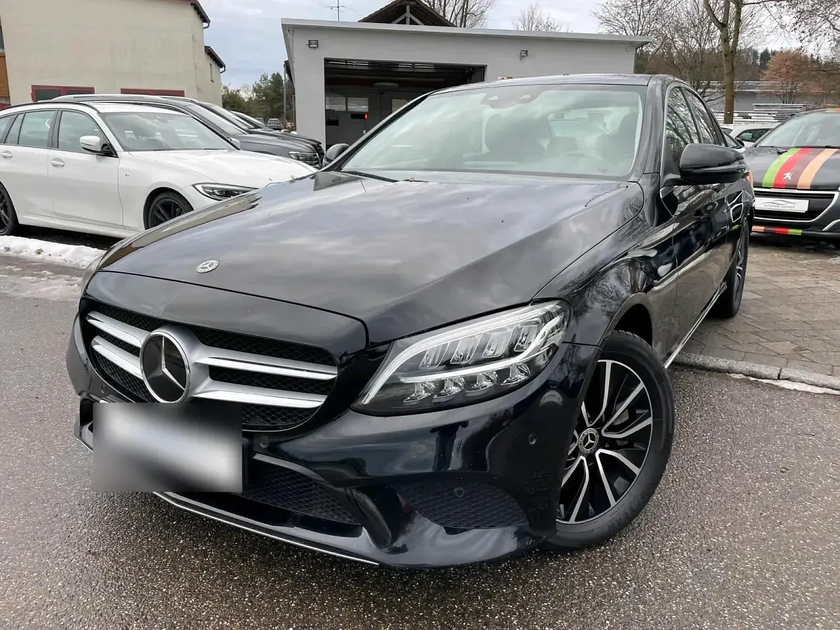 Gebraucht Mercedes C400 333 PS (244 kW) 2018 Schwarz Limousine