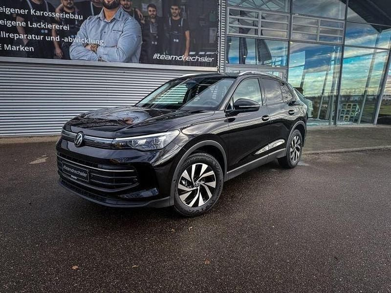 Deep black perleffekt Neu 2024 VW Tiguan Life SUV | 38.890 € (Guter Preis) - Bild 1/4