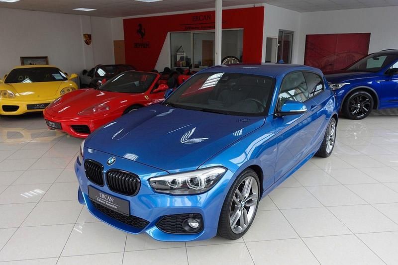 Blau Gebraucht 2018 BMW 118 Coupé M Sport Coupé | 16.900 € - Bild 1/4