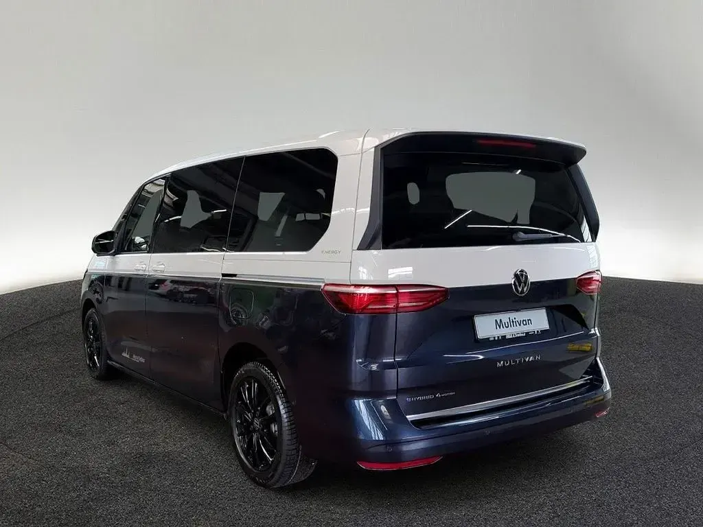 Gebraucht VW Multivan 245 PS (180 kW) 2026 Blau Van / Kleinbus