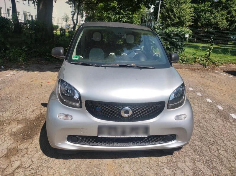 Schwarz Gebraucht 2019 Smart ForTwo Electric Drive Coupé | 7.500 € (Fairer Preis) - Bild 1/4