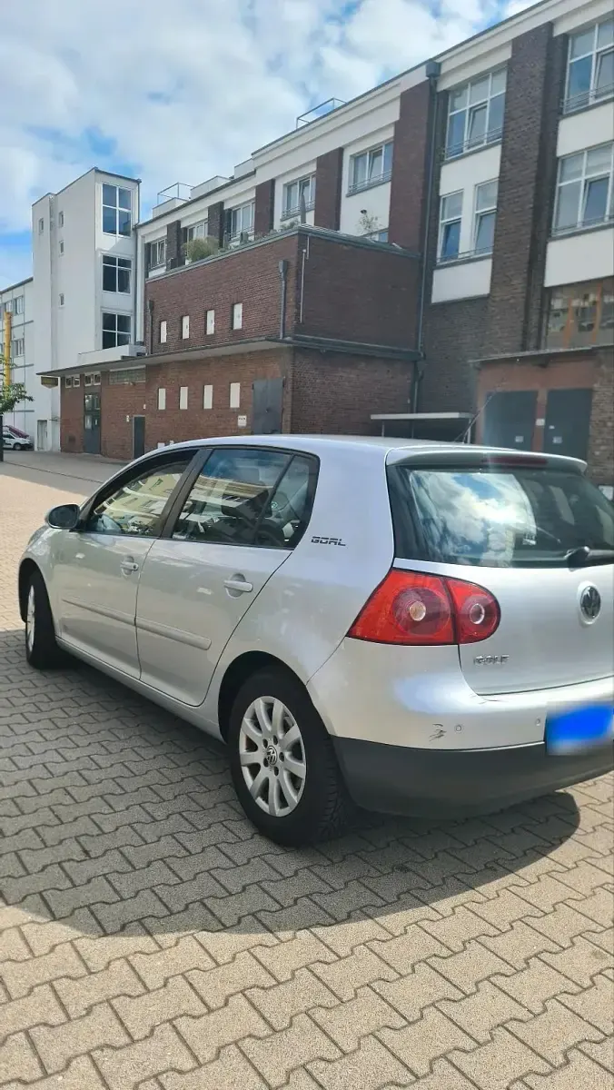 Second-hand VW Golf V 80 CP (58 kW) 2007 Gri Hatchback
