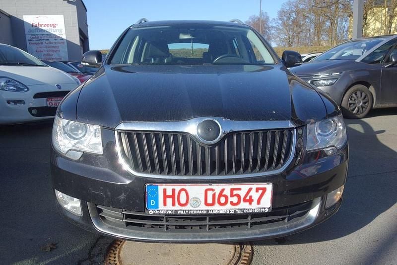 Gebraucht Skoda Superb Ambition 160 PS (117 kW) 2010 Schwarz Kombi