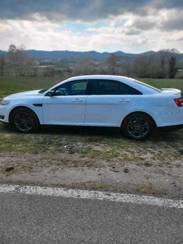 Second-hand Ford Taurus 288 CP (211 kW) 2015 Alb Berlinǎ