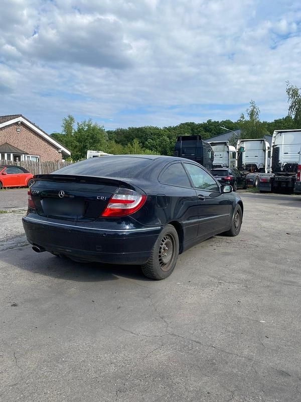 Gebraucht Mercedes C220 150 PS (110 kW) 2006 Schwarz Kleinwagen