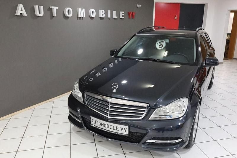 Gebraucht Mercedes C180 Elegance 156 PS (114 kW) 2012 Schwarz Limousine