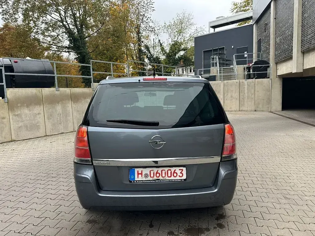 Gebraucht Opel Zafira Catch Me 200 PS (147 kW) 2007 Grau Van / Kleinbus
