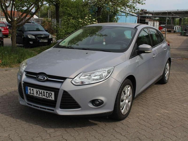 Micastonesilber metallic Gebraucht 2011 Ford Focus Trend Kleinwagen | 2.999 € (Superpreis) - Bild 1/4
