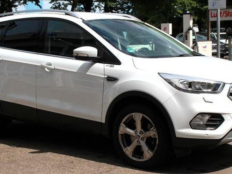 Gebraucht Ford Kuga Titanium 180 PS (132 kW) 2019 Weiß SUV