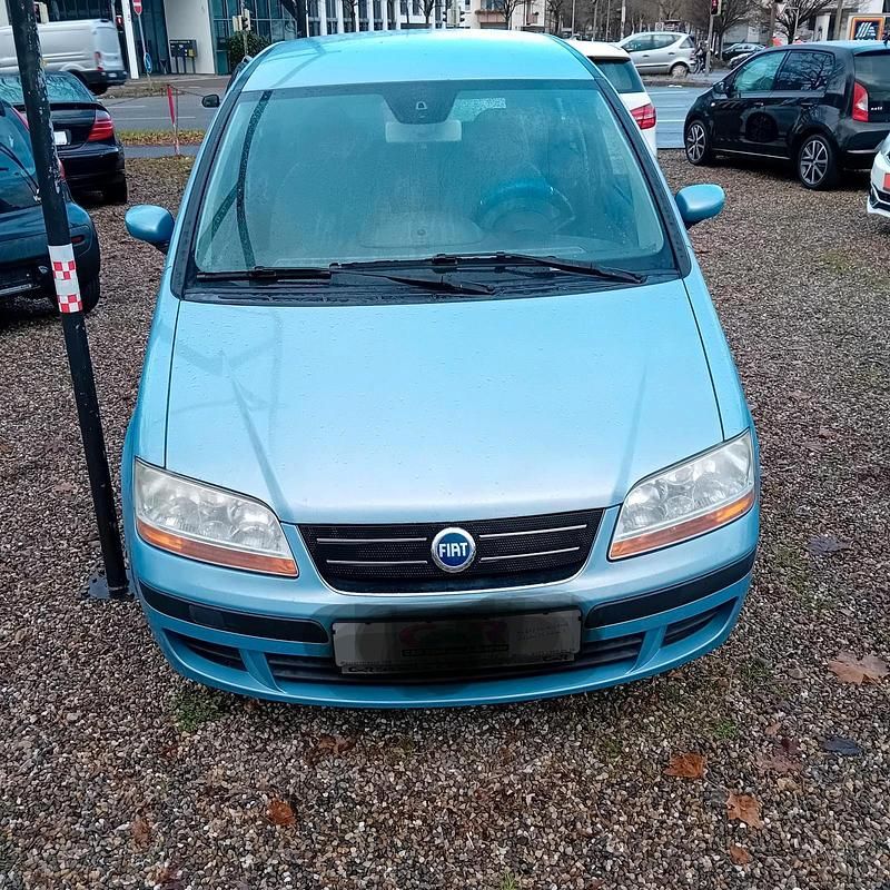 Blau Gebraucht 2004 Fiat Idea Van / Kleinbus | 2.900 € - Bild 1/4