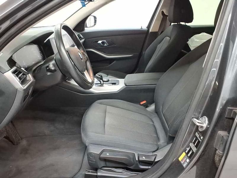 Gebraucht BMW 330e Advantage 184 PS (135 kW) 2021 Grau Kombi