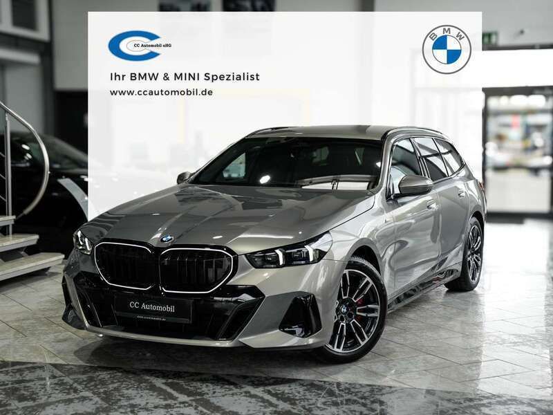 Oxidgrau Gebraucht 2024 BMW 520 M Sport Kombi | 57.999 € (Guter Preis) - Bild 1/3