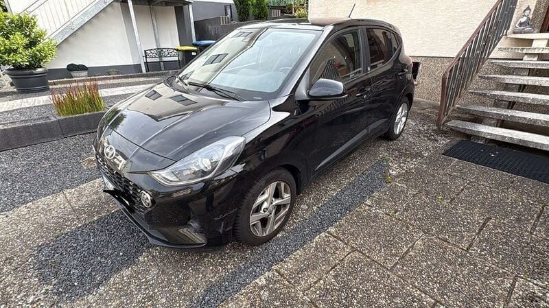 Schwarz Gebraucht 2021 Hyundai i10 Edition 30 Kleinwagen | 7.000 € (Fairer Preis) - Bild 1/4