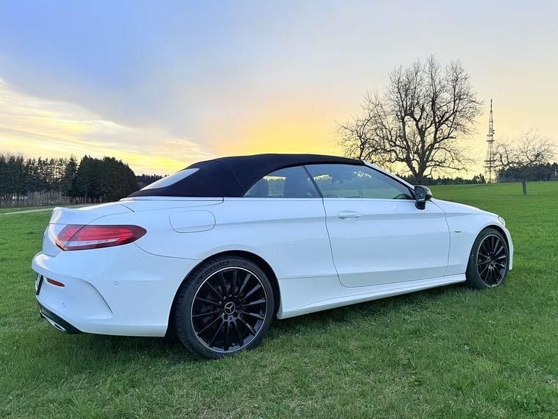 Weiß Gebraucht 2018 Mercedes C220 AMG line Cabrio | 29.990 € (Etwas zu teuer) - Bild 1/4