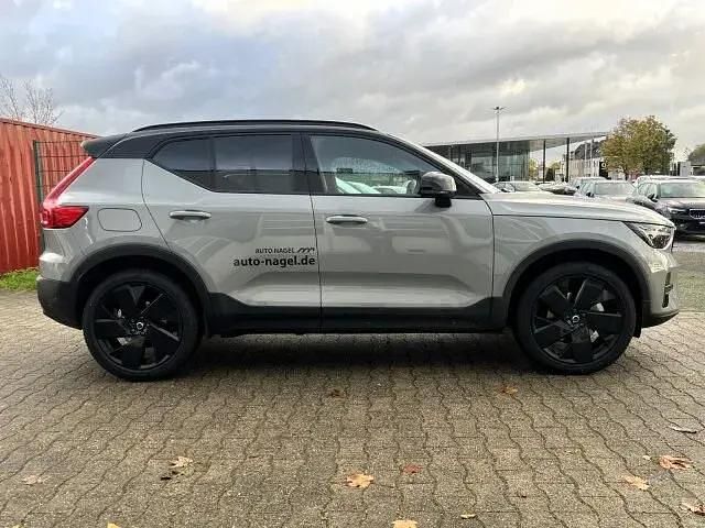 Gebraucht Volvo XC40 Plus 163 PS (119 kW) 2025 Vapour grey / SUV