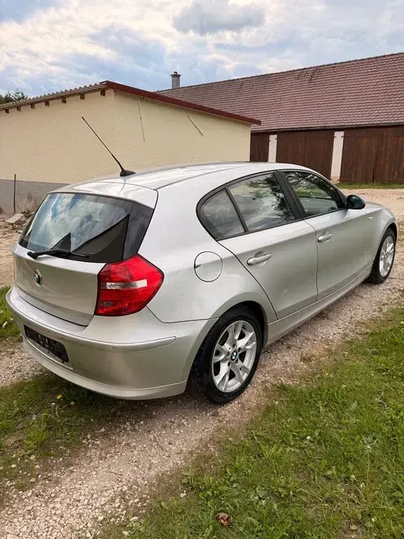 Gebraucht BMW 116 122 PS (89 kW) 2008 Silber Kleinwagen