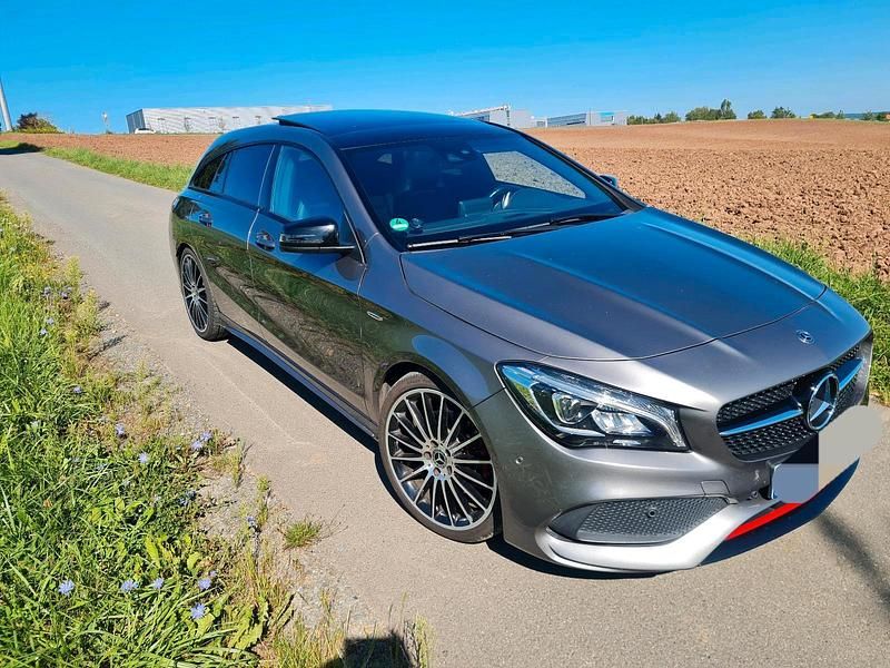 Grau Gebraucht 2017 Mercedes CLA250 AMG line Limousine | 19.950 € (Fairer Preis) - Bild 1/4