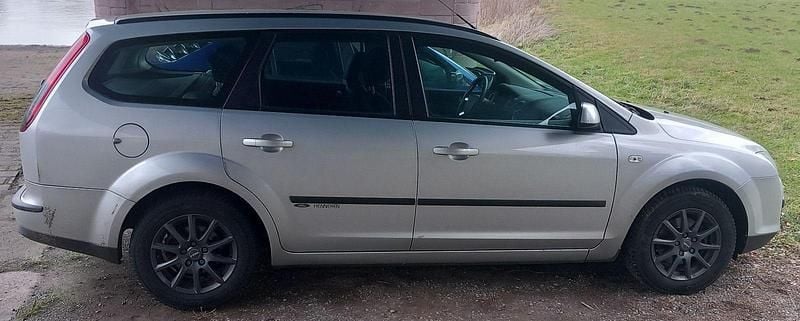 Gebraucht Ford Focus 125 PS (91 kW) 2007 Silber Kombi