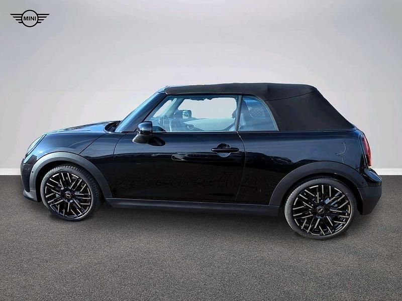 Gebraucht Mini Cooper Cabriolet Favoured 163 PS (119 kW) 2024 Schwarz Cabrio