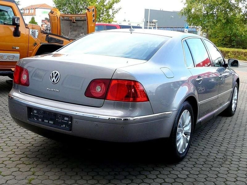 Gebraucht VW Phaeton Individual 239 PS (175 kW) 2010 Bentley arabesquesilber Limousine