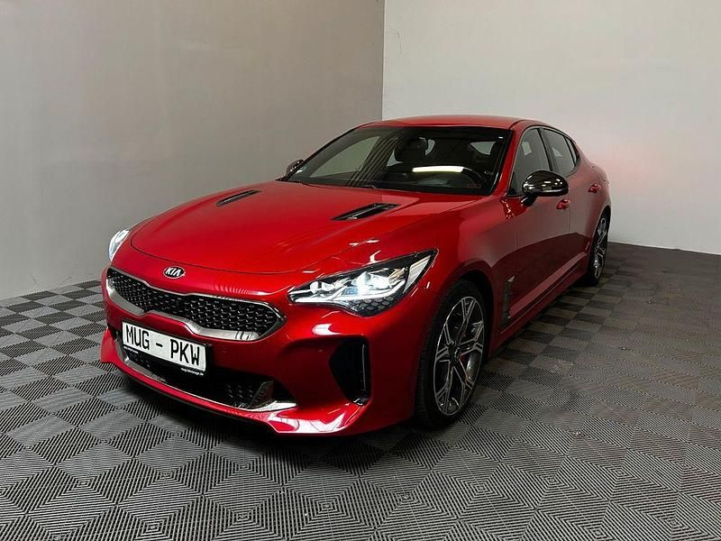 Rot Gebraucht 2017 Kia Stinger Kleinwagen | 29.990 € (Etwas zu teuer) - Bild 1/4