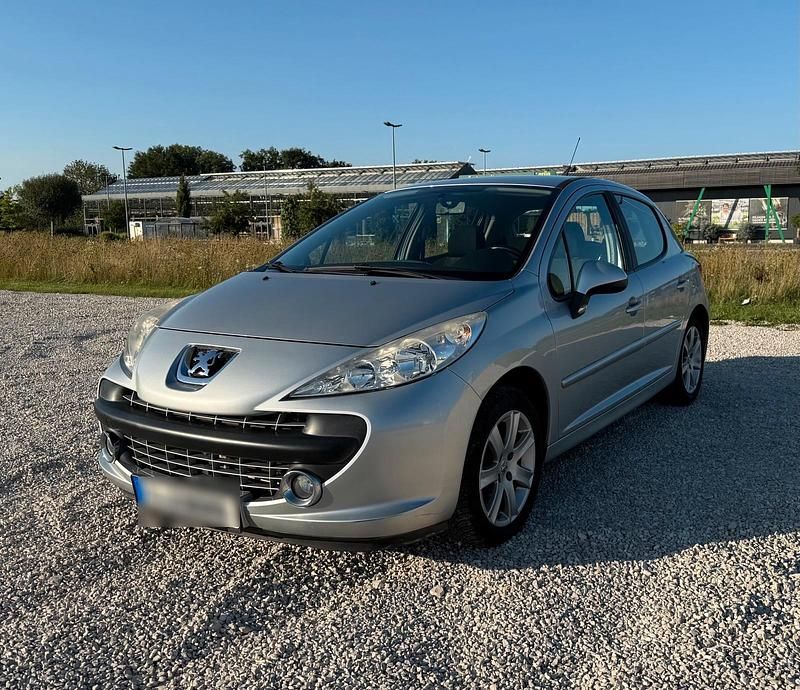 Grau Gebraucht 2006 Peugeot 207 Sport Limousine | 2.999 € (Etwas zu teuer) - Bild 1/4