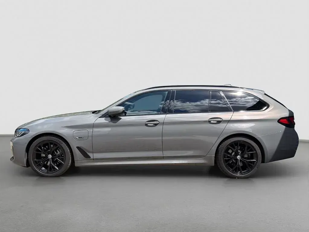 Gebraucht BMW 530e Shadowline 292 PS (214 kW) 2022 Grau Limousine