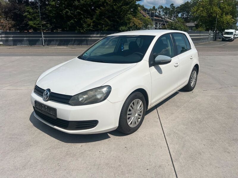 Weiß Gebraucht 2010 VW Golf VI Comfortline Limousine | 2.650 € (Superpreis) - Bild 1/4