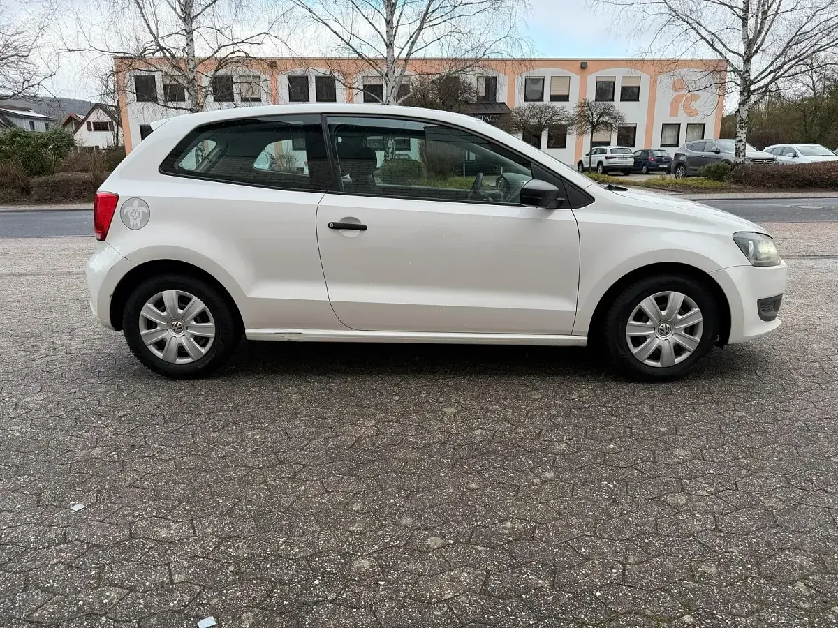 Gebraucht VW Polo 60 PS (44 kW) 2012 Candyweiß Kleinwagen