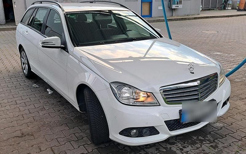 Weiß Gebraucht 2012 Mercedes C220 Kombi | 7.750 € (Guter Preis) - Bild 1/4