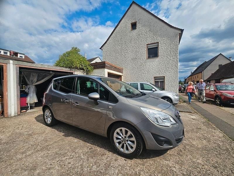 Gebraucht Opel Meriva Active 140 PS (102 kW) 2013 Braun Van / Kleinbus