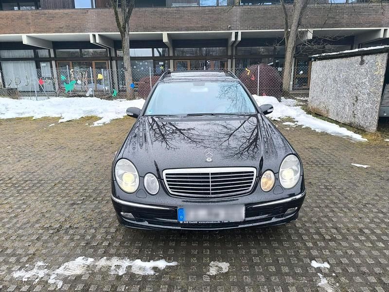Gebraucht Mercedes E320 Avantgarde 224 PS (164 kW) 2005 Schwarz Kombi