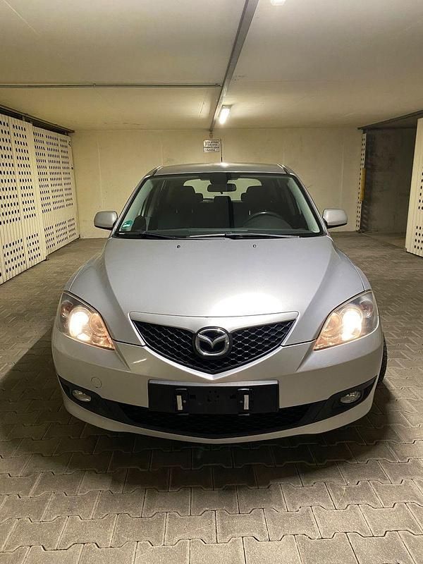 Silber Gebraucht 2009 Mazda 3 Comfort Limousine | 2.400 € (Guter Preis) - Bild 1/4