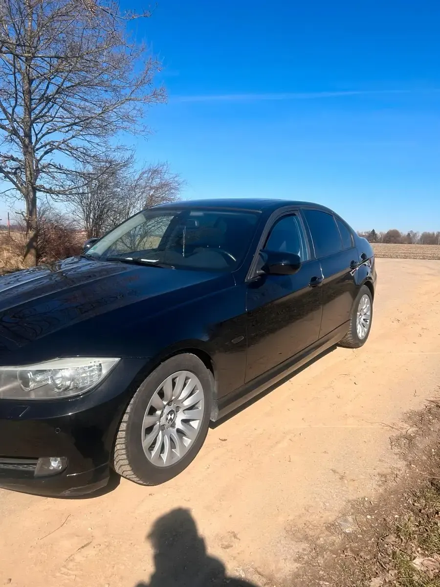 Gebraucht BMW 320 170 PS (125 kW) 2009 Schwarz Limousine