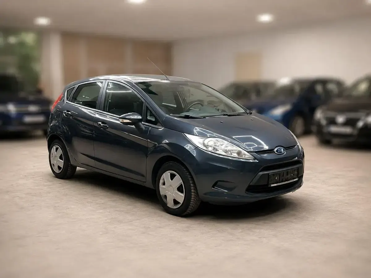 Gebraucht Ford Fiesta Trend 97 PS (71 kW) 2010 Grau Kleinwagen