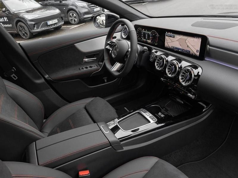 Gebraucht Mercedes CLA200 AMG 163 PS (119 kW) 2024 Weiss unilack polarweiss Coupé