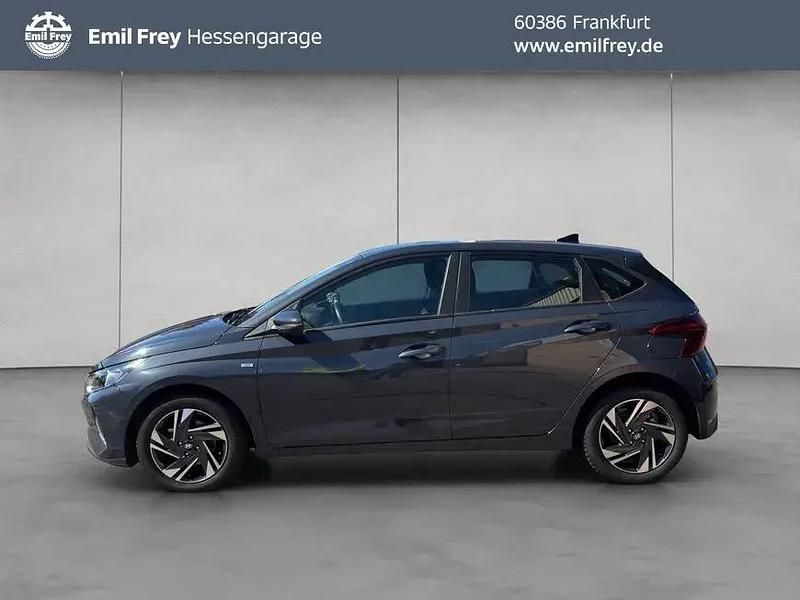 Grau Gebraucht 2023 Hyundai i20 Trend Kleinwagen | 16.750 € (Fairer Preis) - Bild 1/4