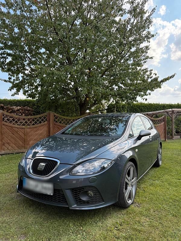 Grau Gebraucht 2007 Seat Leon FR Kleinwagen | 5.000 € (Fairer Preis) - Bild 1/4