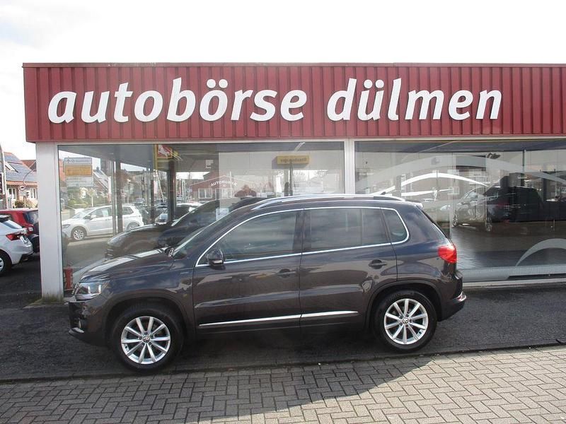 Gebraucht VW Tiguan LOUNGE 140 PS (102 kW) 2015 Grau SUV