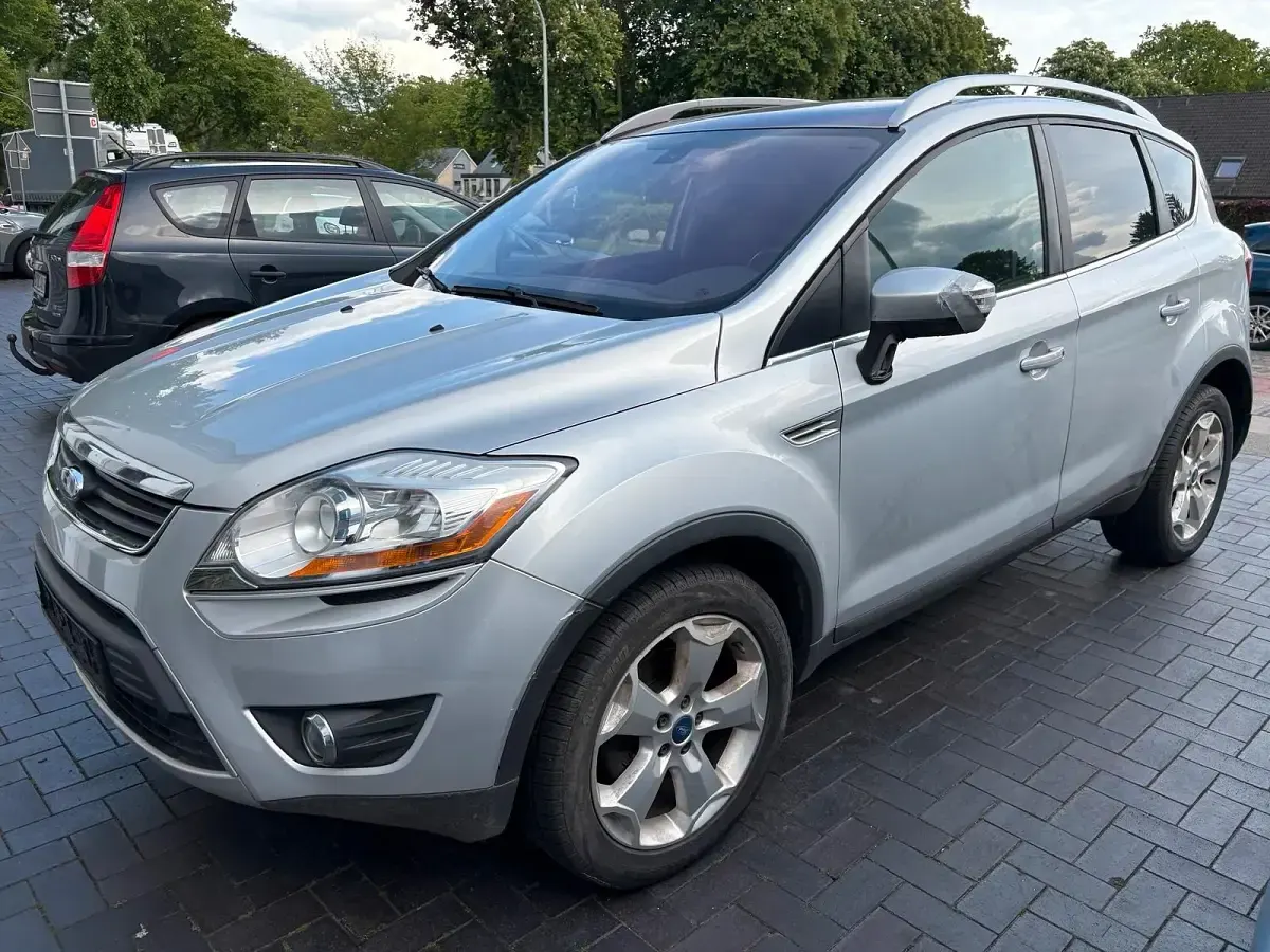 Używany Ford Kuga 140 KM (102 kW) 2011 Srebrny SUV