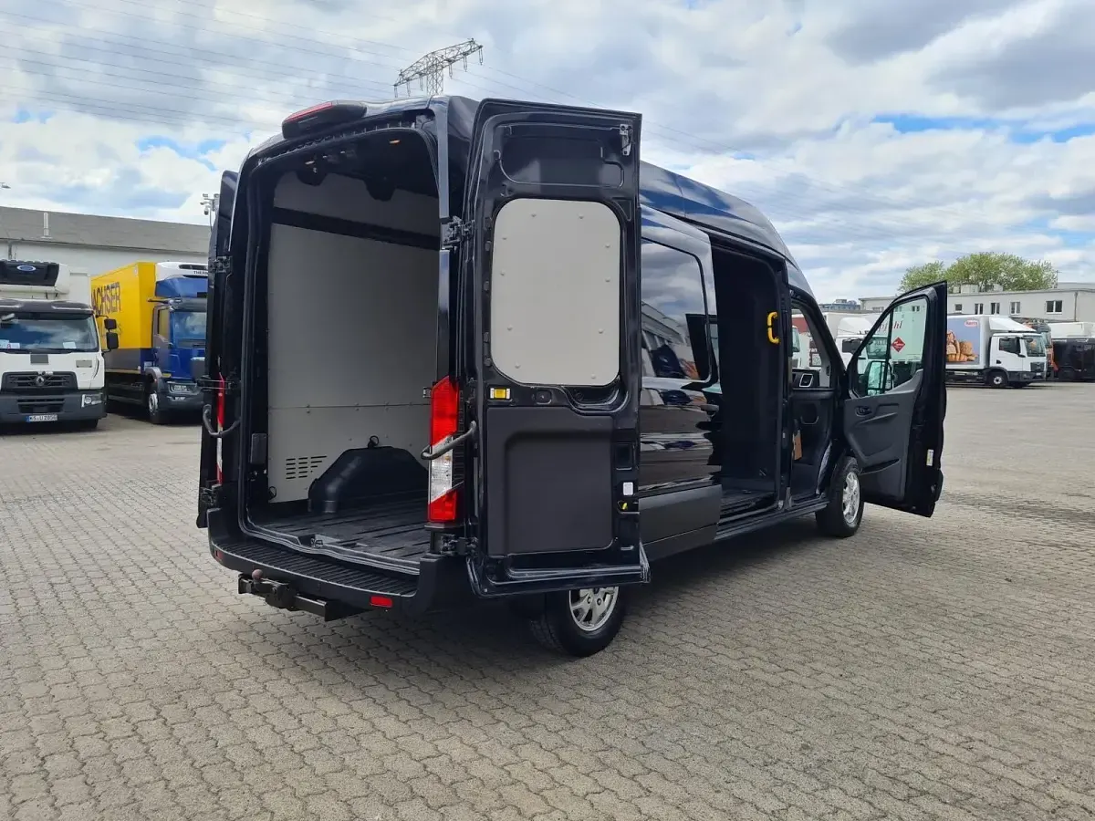 Second-hand Ford Transit 185 CP (136 kW) 2020 Negru Berlinǎ
