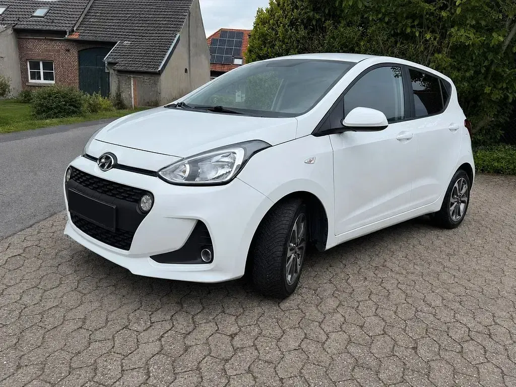 Gebraucht Hyundai i10 YES! 67 PS (49 kW) 2017 Weiß Kleinwagen