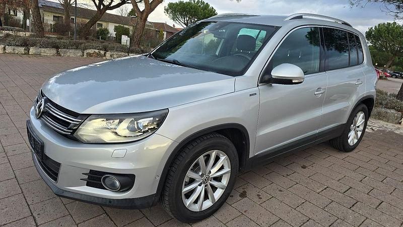 Gebraucht VW Tiguan LOUNGE 110 PS (80 kW) 2015 Reflexsilber metallic SUV