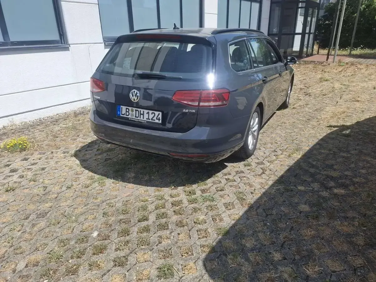 Gebraucht VW Passat Trendline 150 PS (110 kW) 2018 Grau Kombi