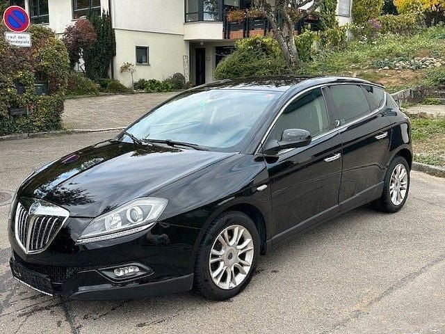 Schwarz Gebraucht 2008 Lancia Delta Limousine | 4.350 € (Etwas zu teuer) - Bild 1/4